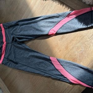 Gently used Lululemon tights - cropped